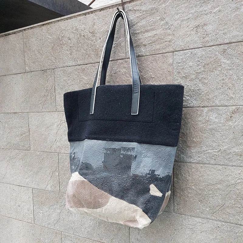 Exquisite J/Large black felt tote bag