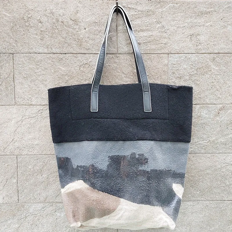 Exquisite J/Large black felt tote bag