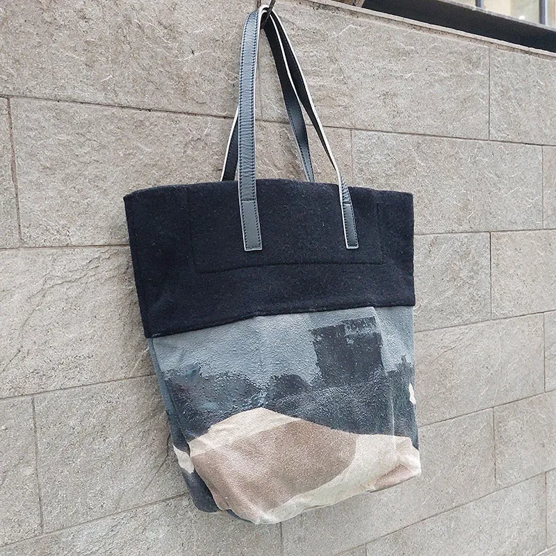 Exquisite J/Large black felt tote bag
