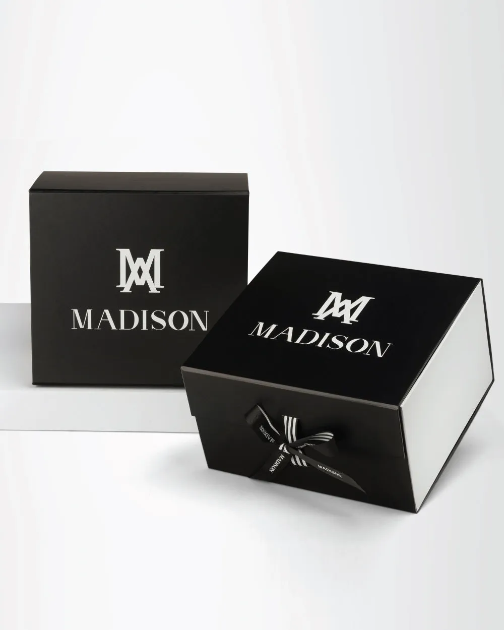Monica 5 Piece Giftbox - Crossbody Bag, Monogram Bag Strap, Cardholder, Keychain & Personalisation Charm
